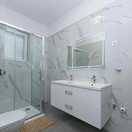Marin - 20m To The Beach * Podgora (Split-Dalmatia)